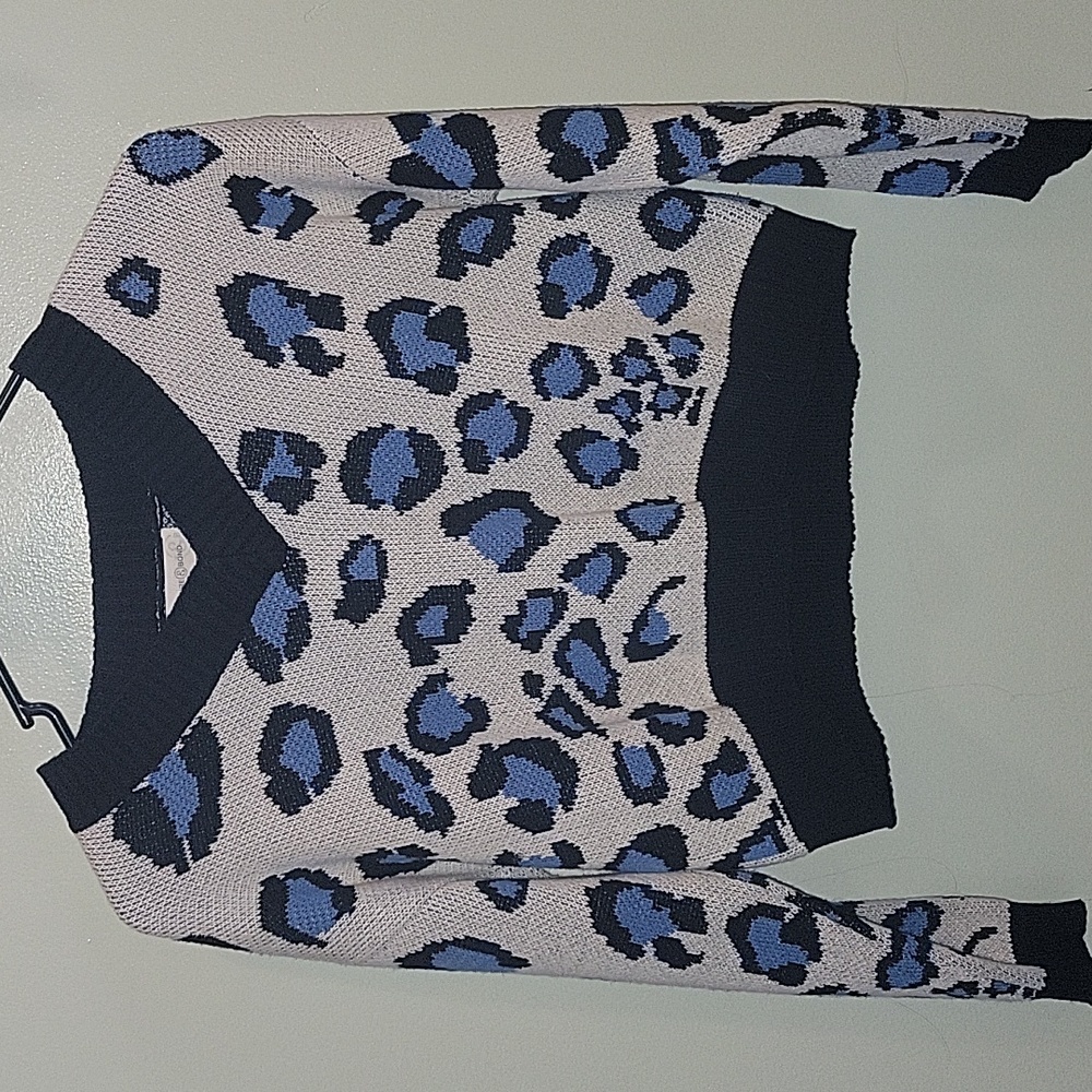 Long sleeve leopard print shirt